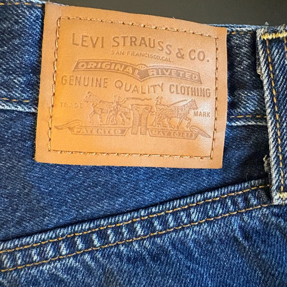 Levi’s Ribcage Jeans - Picture 2 of 4